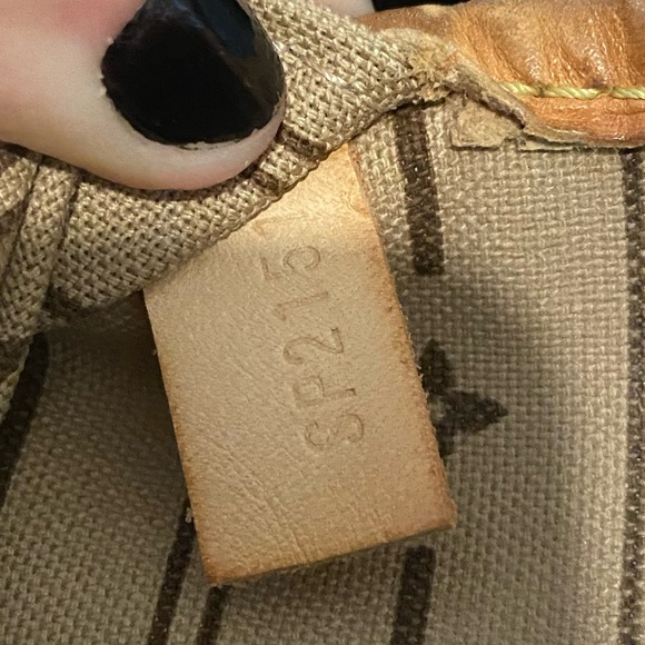 Louis Vuitton Neverfull M - Picture 14 of 14